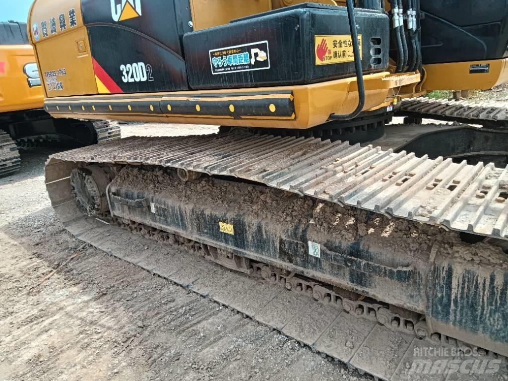 CAT 320D2 حفارات وسط 7 طن - 12 طن