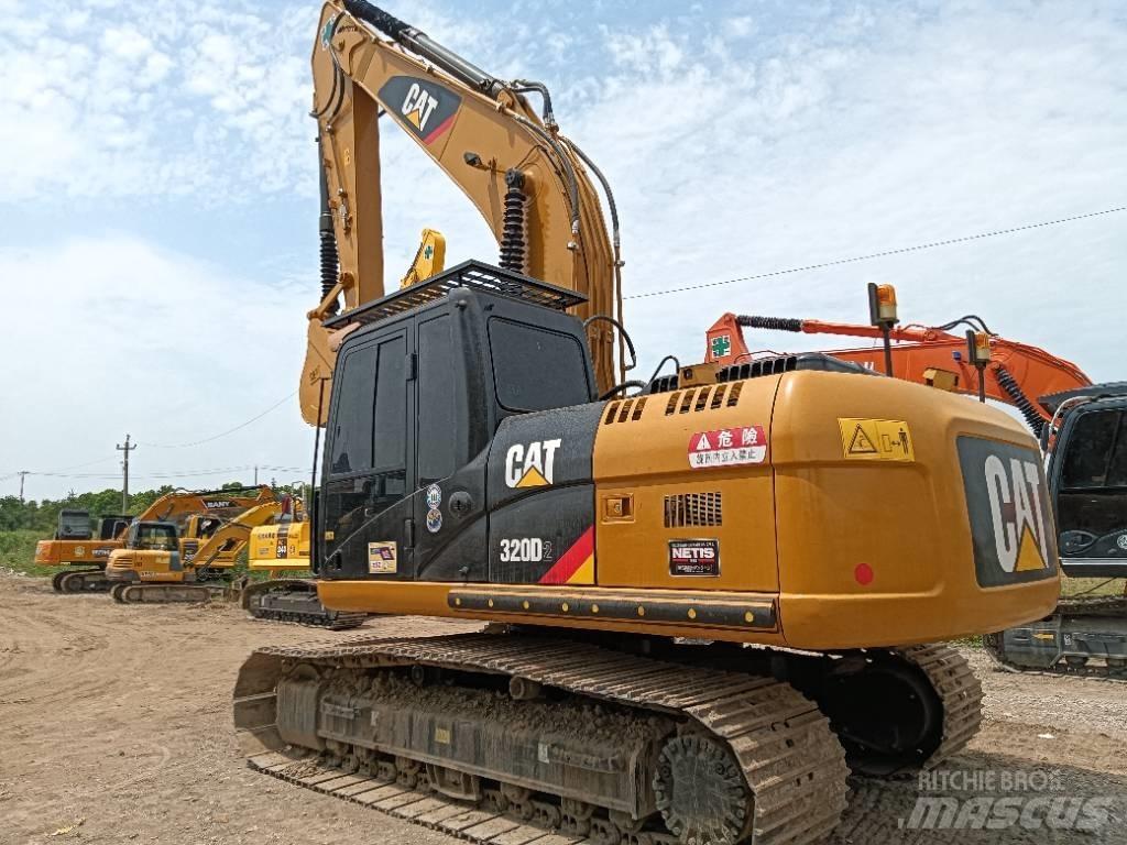 CAT 320D2 حفارات وسط 7 طن - 12 طن