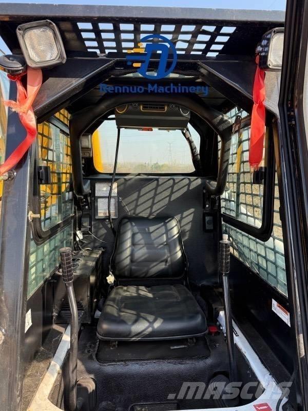 Bobcat S 18 لوادر انزلاقية التوجيه