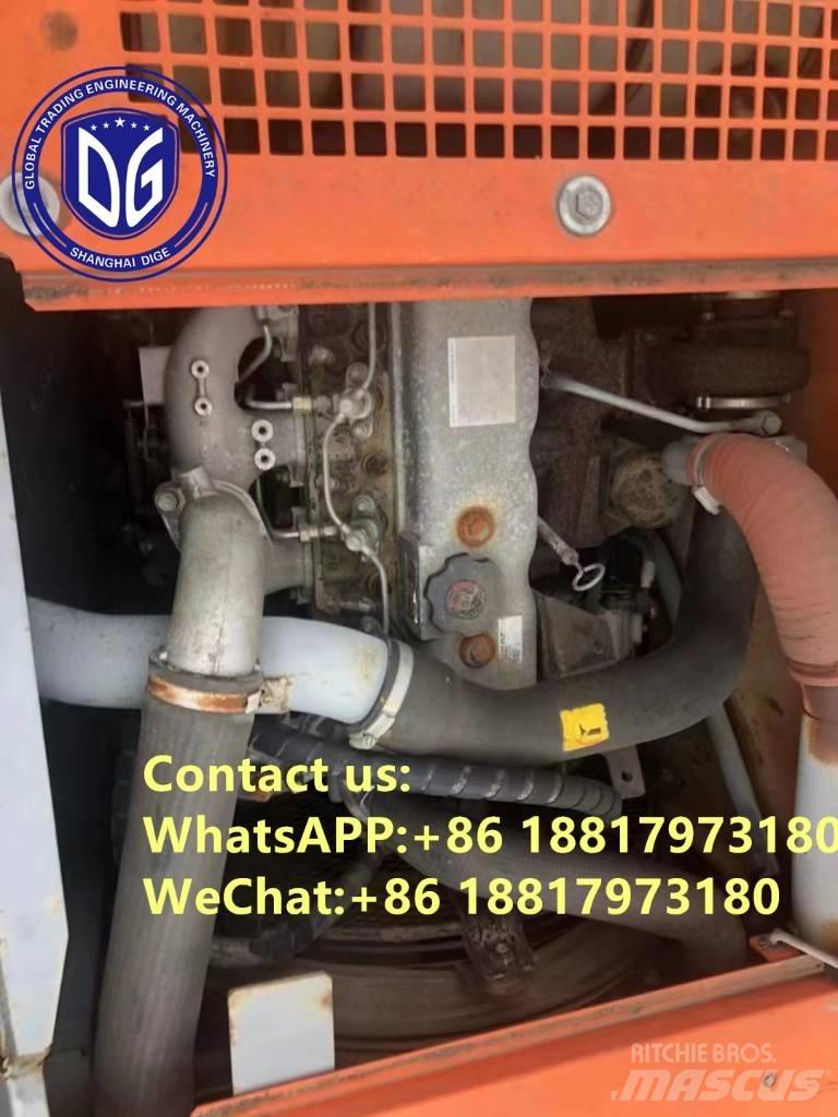 Hitachi ZX 135 US حفارات زحافة