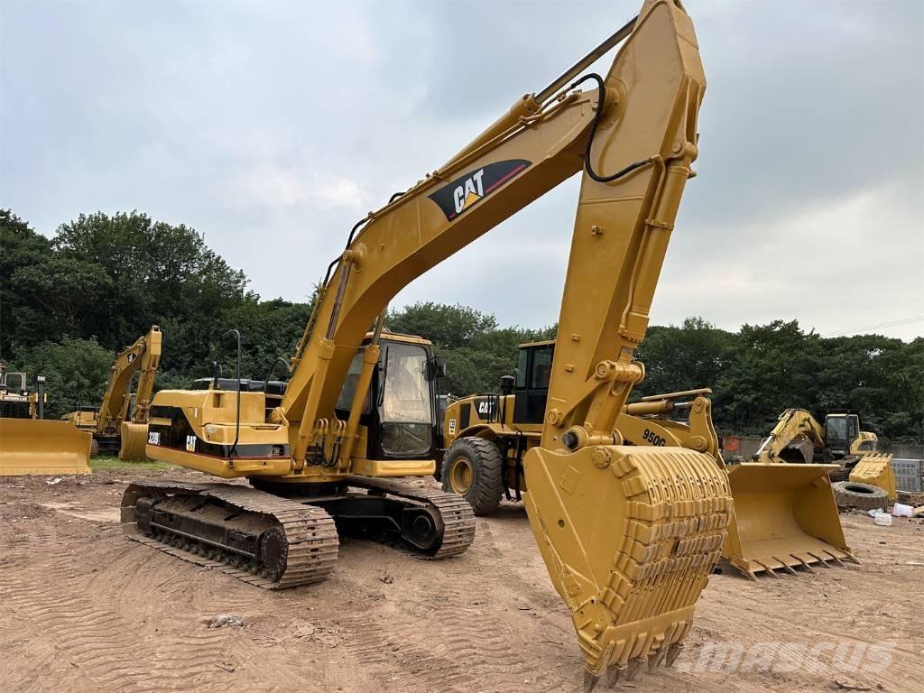 CAT 320 B حفارات زحافة