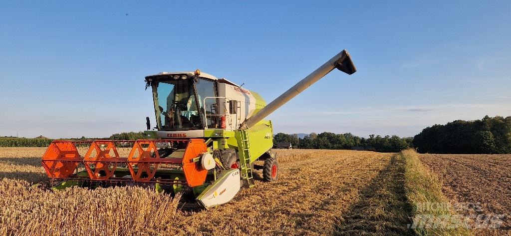 CLAAS Avero 240 حصادات