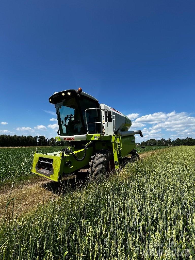 CLAAS Avero 240 حصادات