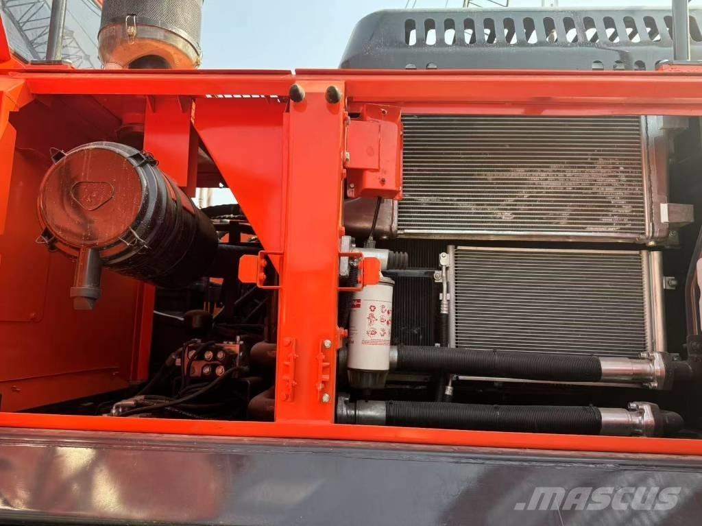 Doosan DX 300 LCA حفارات زحافة