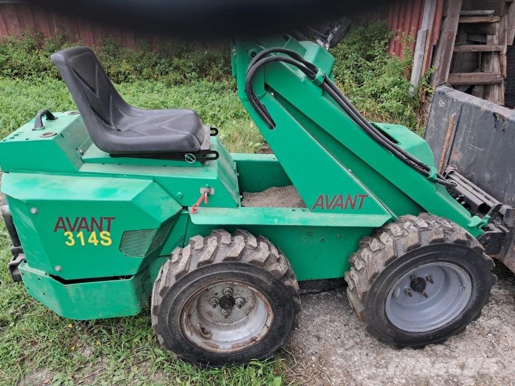 Avant 314 لوادر انزلاقية التوجيه