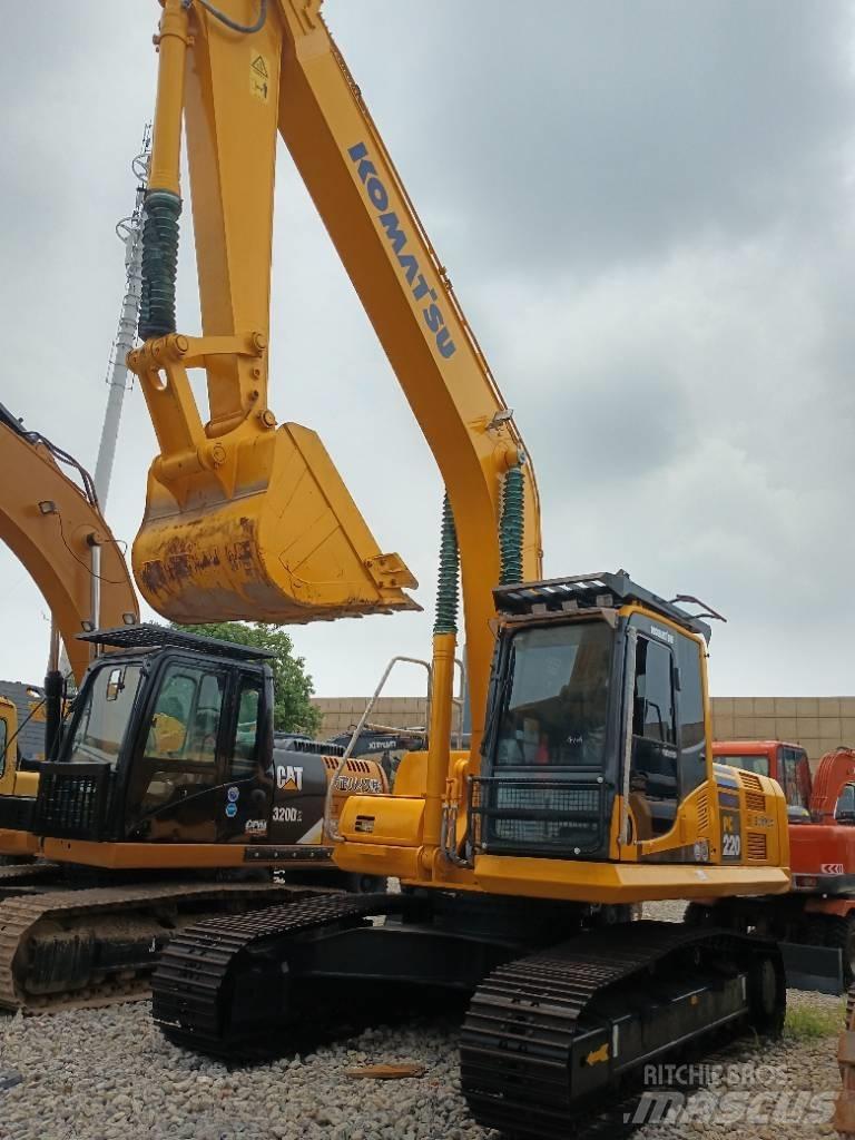 Komatsu PC 220-8 حفارات زحافة
