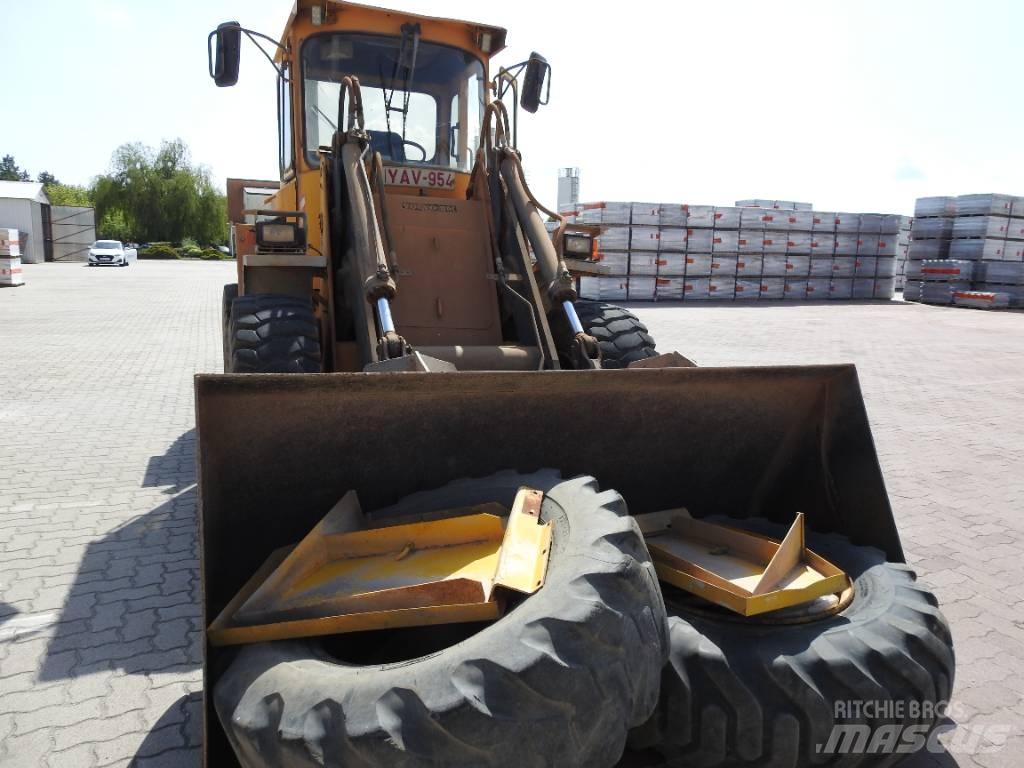 Volvo BM L 50 لوادر بعجل