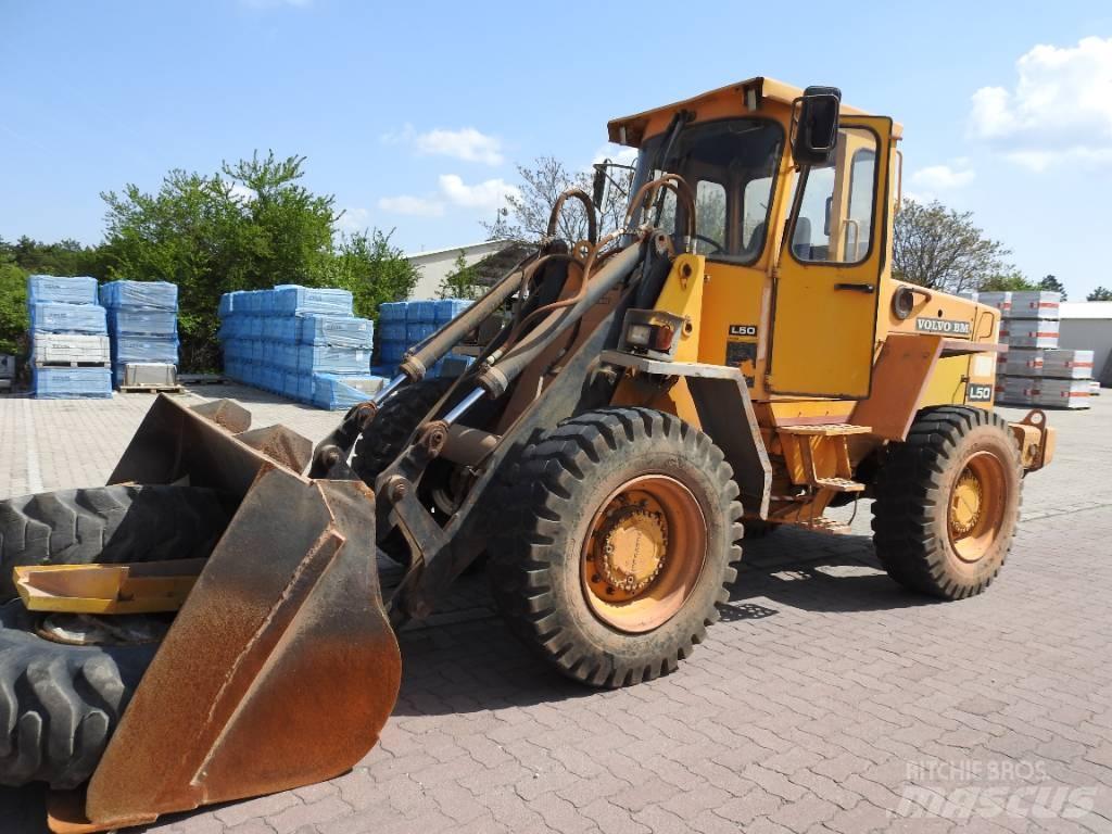 Volvo BM L 50 لوادر بعجل