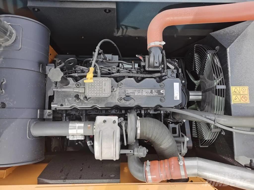 Hyundai Robex 215 VS حفارات زحافة