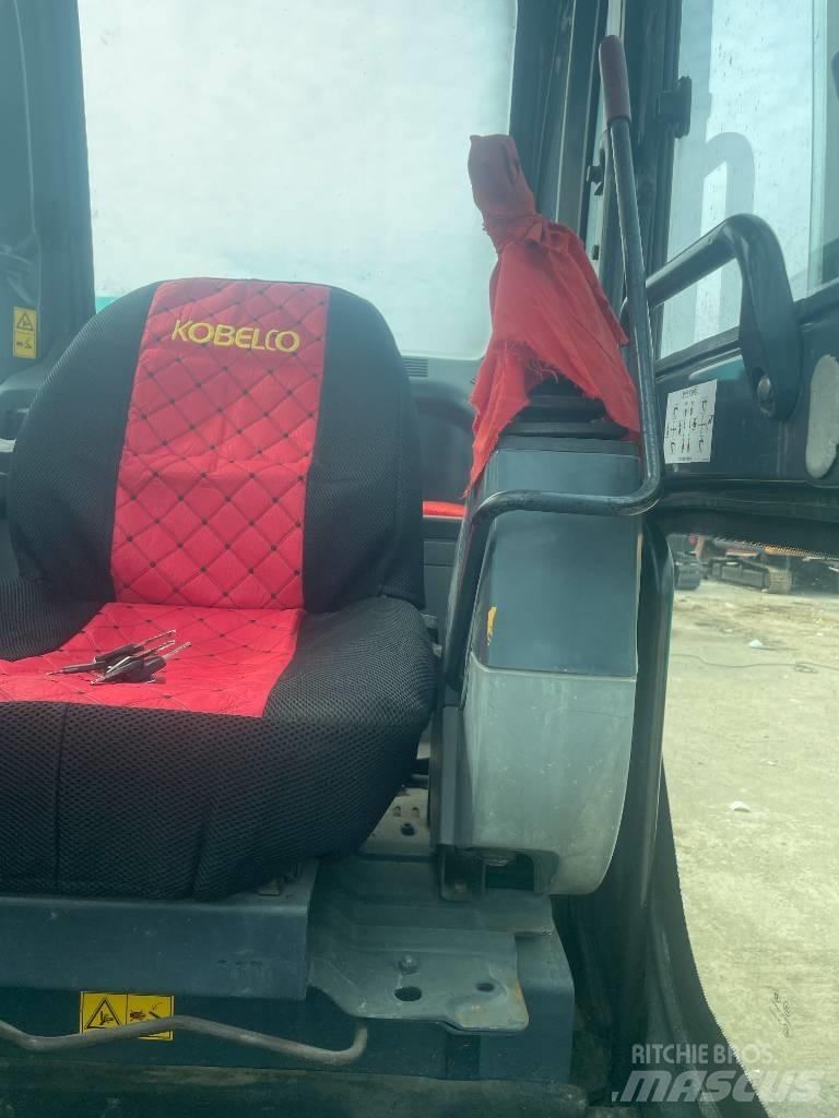 Kobelco SK 75 حفارات وسط 7 طن - 12 طن