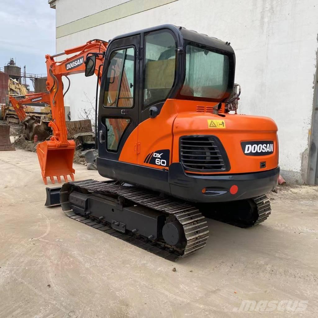 Doosan DX 60-9 C حفارات زحافة