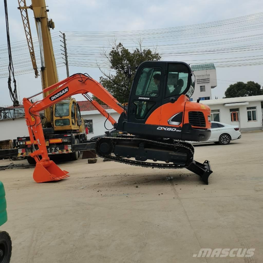 Doosan DX 60-9 C حفارات زحافة