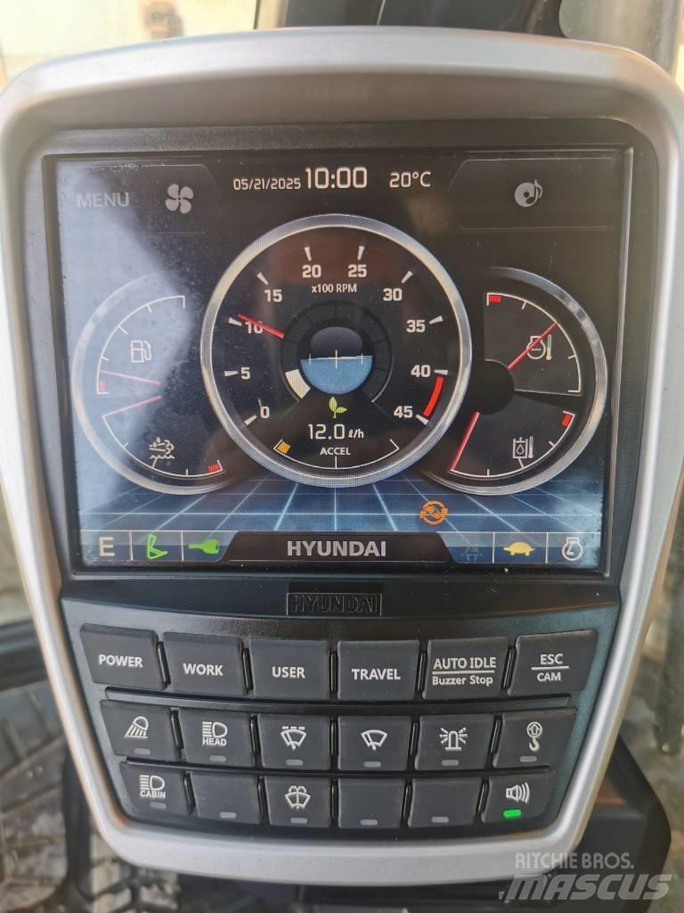 Hyundai HX 260 NL حفارات زحافة