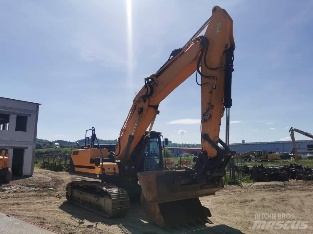 Hyundai HX 260 NL حفارات زحافة