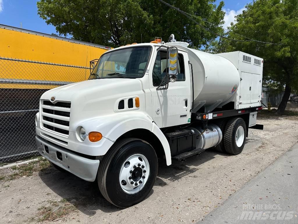 Sterling L 7501 شاحنات مزدوجة / خلخلة
