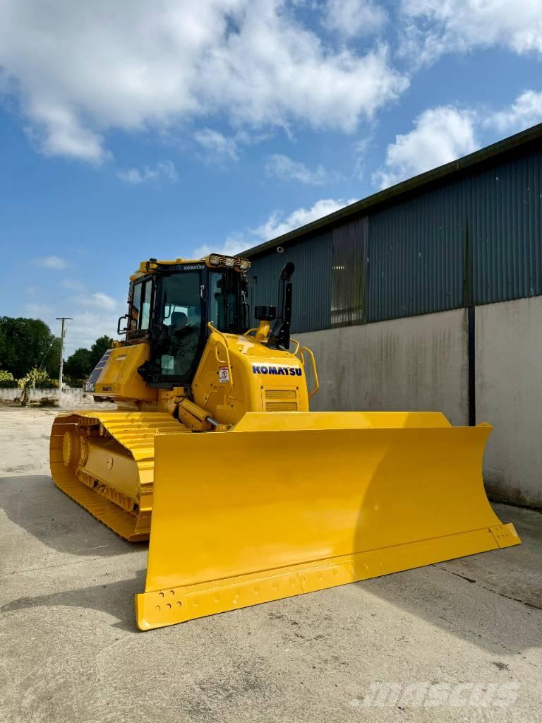 Komatsu D 61 PXi-24 بلدوزرات مجنزرة
