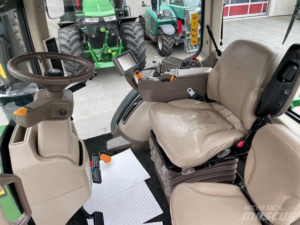 John Deere 8360 R الجرارات