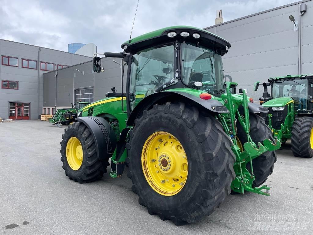John Deere 8360 R الجرارات