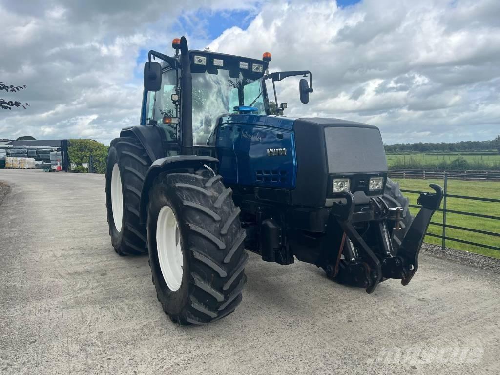 Valtra 8950 HiTech 4 الجرارات