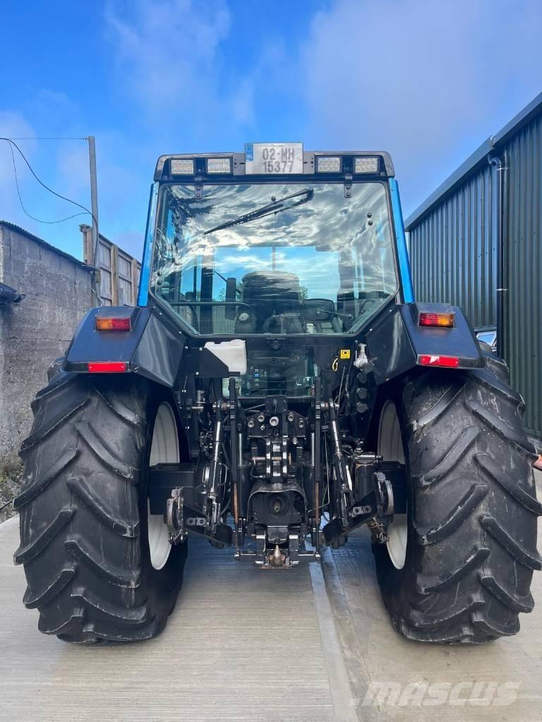 Valtra 8950 HiTech 4 الجرارات