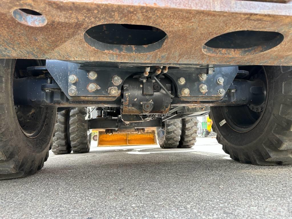 Komatsu PW160-11 حفارات بعجل