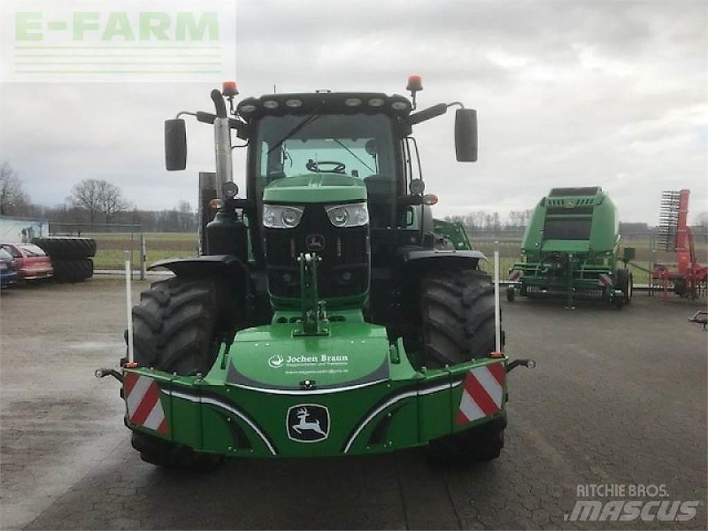 John Deere 6215r الجرارات
