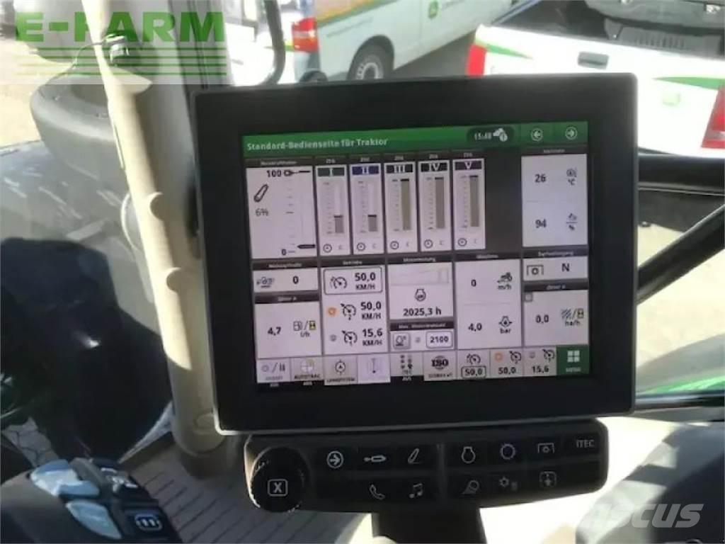 John Deere 6215r الجرارات