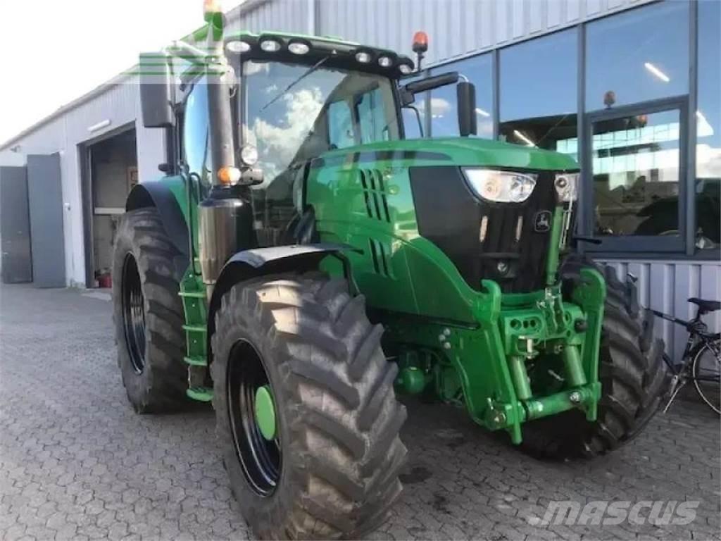 John Deere 6215r الجرارات