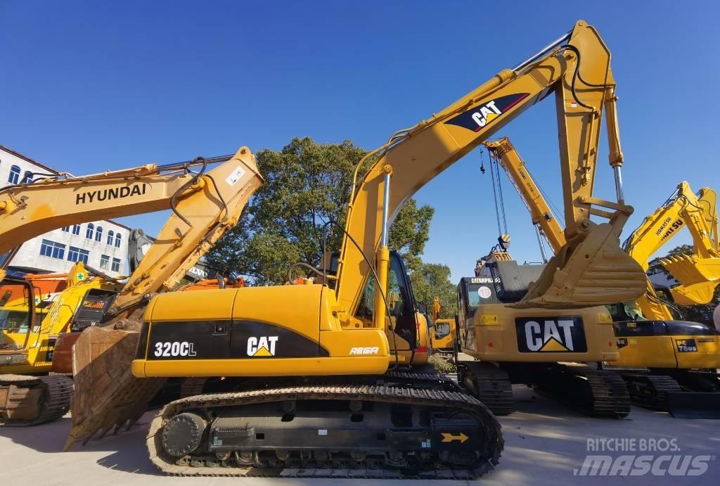 CAT 320 C L حفارات زحافة