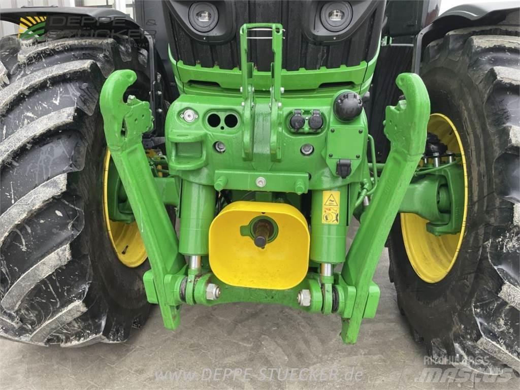 John Deere 6R 250 الجرارات