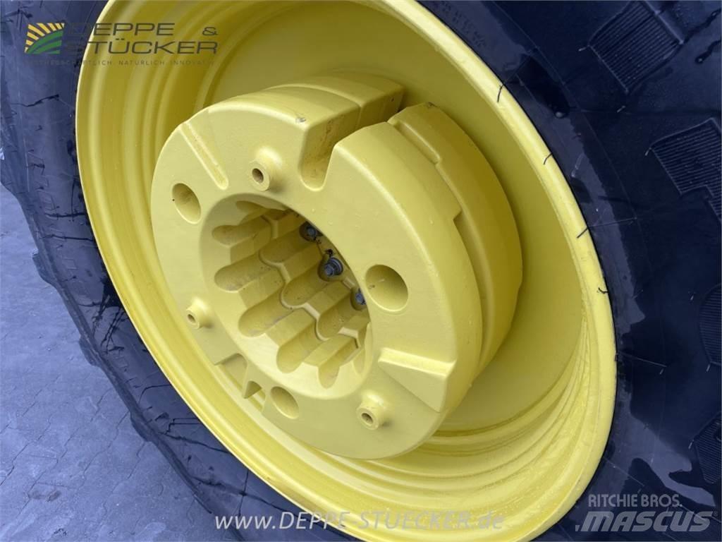 John Deere 6R 250 الجرارات