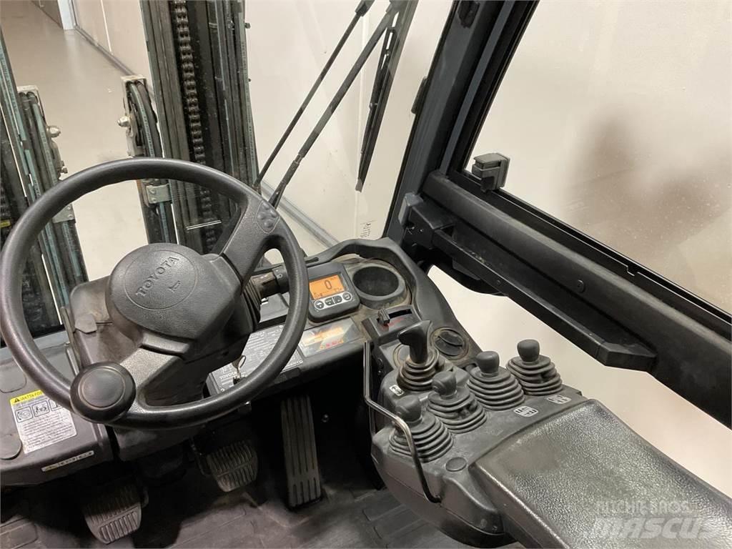 Toyota 52-8FDF30 شاحنات الديزل