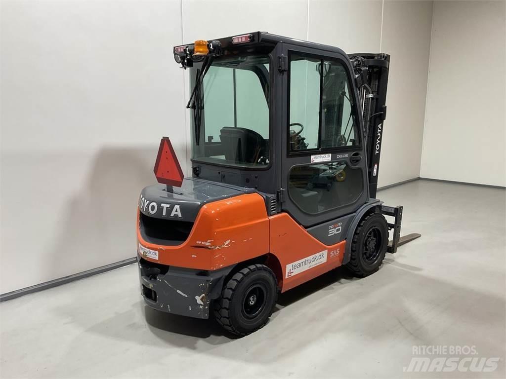 Toyota 52-8FDF30 شاحنات الديزل