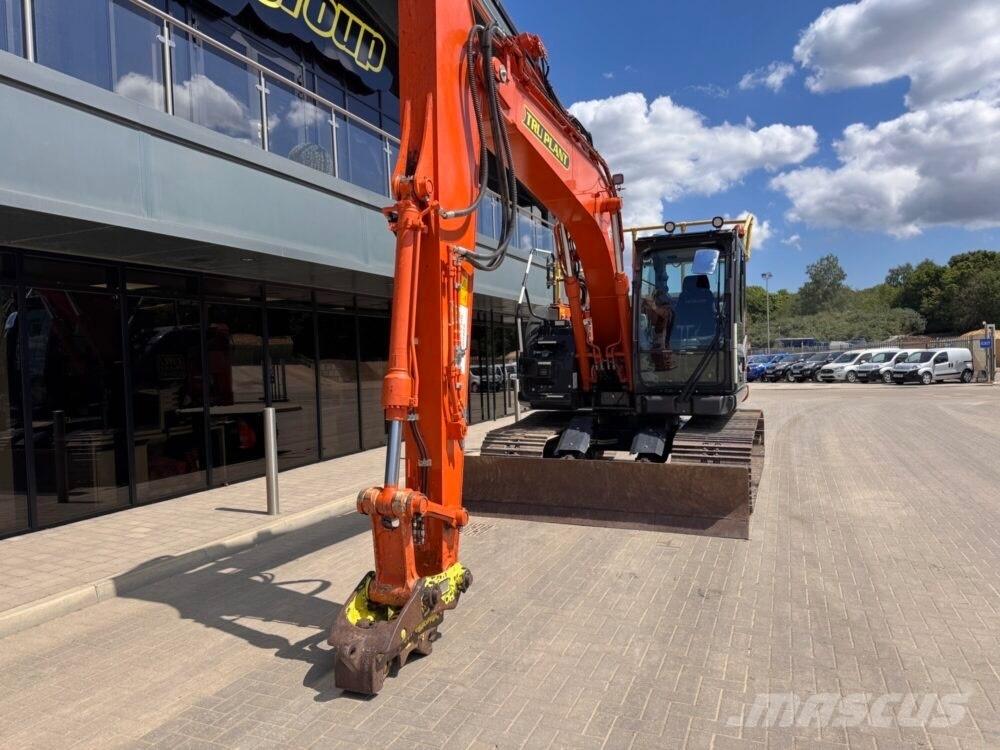 Hitachi ZX135USBL-7 حفارات زحافة