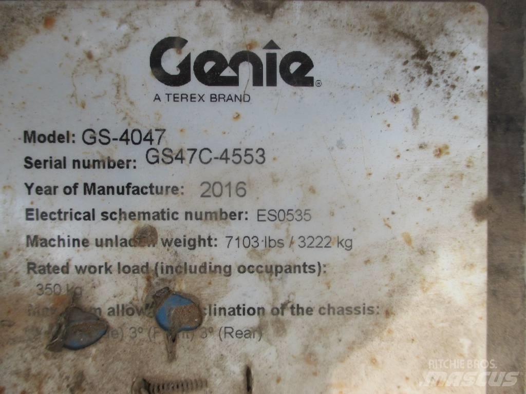 Genie GS 4047 رافعات مقصية الشكل