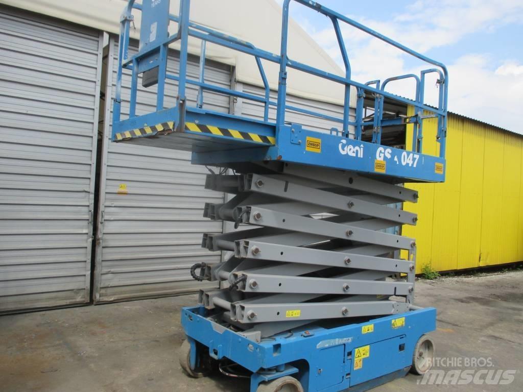 Genie GS 4047 رافعات مقصية الشكل