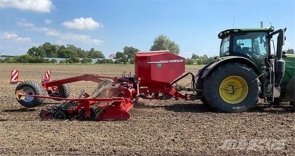 Horsch Pronto 6KR مثاقيب مدمجة