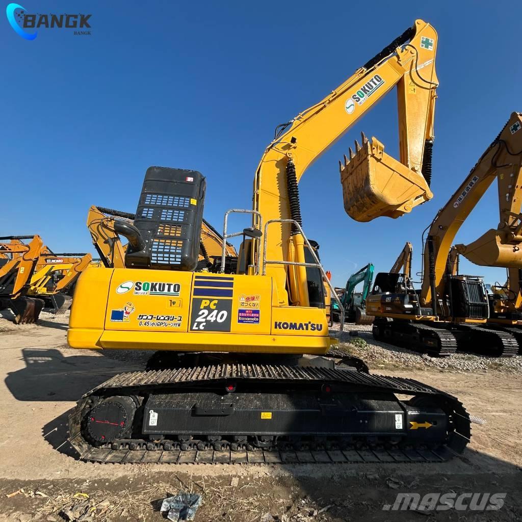 Komatsu PC 240-8 حفارات زحافة