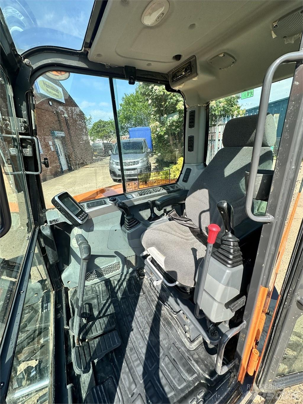 Doosan DX 63-3 حفارات صغيرة أقل من 7 طن (حفارات صغيرة)