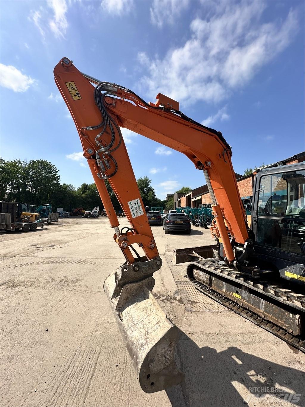 Doosan DX 63-3 حفارات صغيرة أقل من 7 طن (حفارات صغيرة)