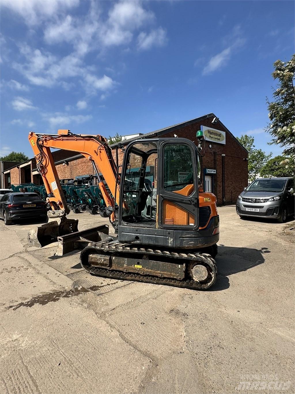 Doosan DX 63-3 حفارات صغيرة أقل من 7 طن (حفارات صغيرة)