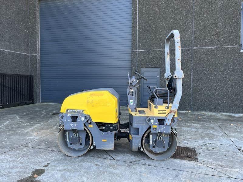 Dynapac CC 1100 مداحل ثنائية الاسطوانة