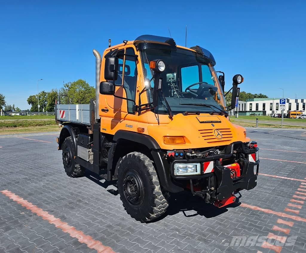 Unimog U400 شاحنات لوادر