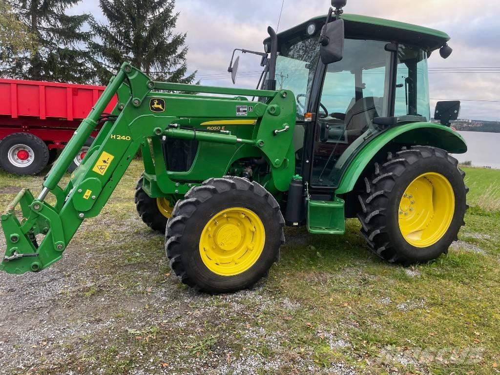 John Deere 5050E الجرارات
