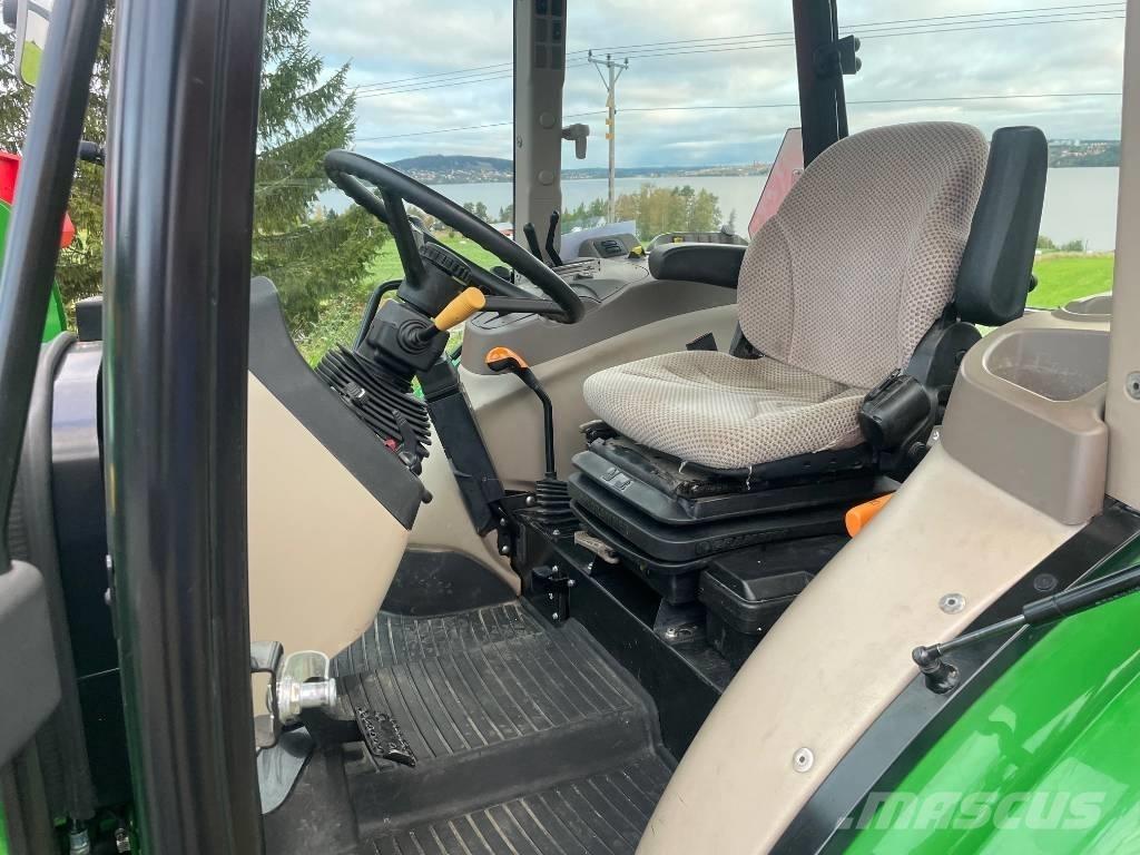 John Deere 5050E الجرارات