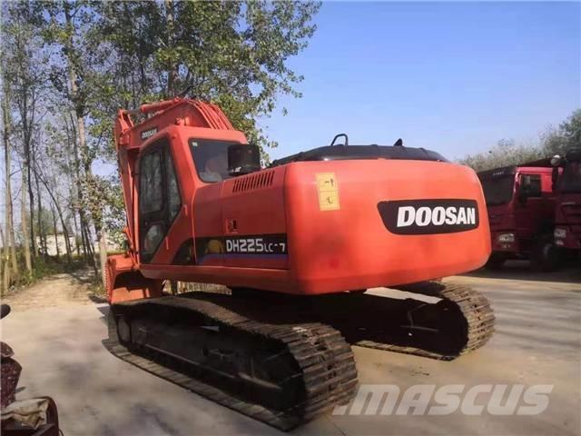 Doosan DH225LC-7 حفارات زحافة