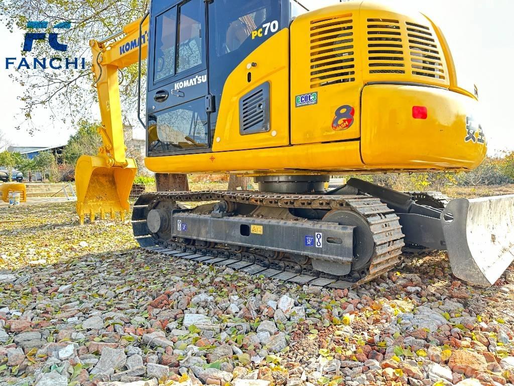 Komatsu PC70-8 حفارات زحافة