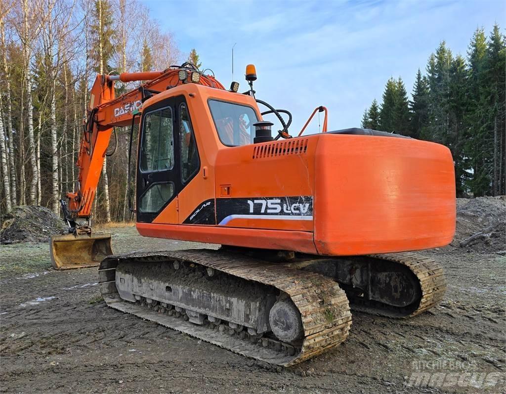 Daewoo S175LC-V حفارات زحافة