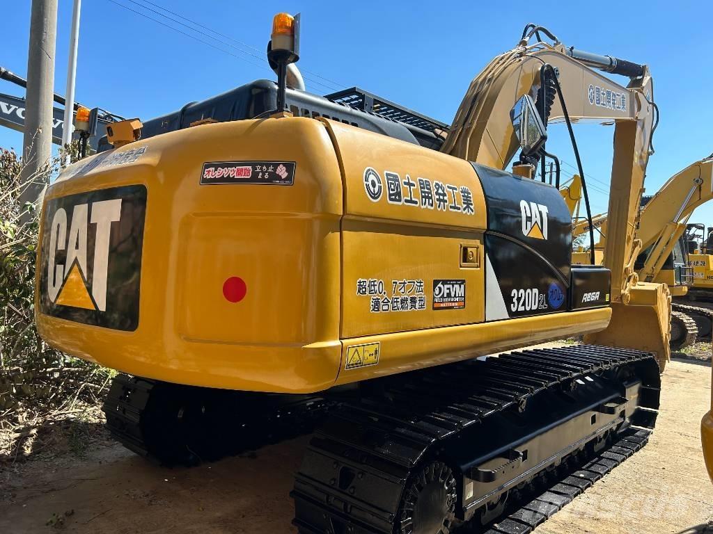 CAT 320D2L حفارات زحافة