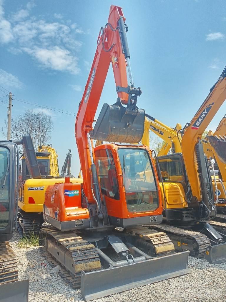 Doosan DX75 حفارات صغيرة أقل من 7 طن (حفارات صغيرة)